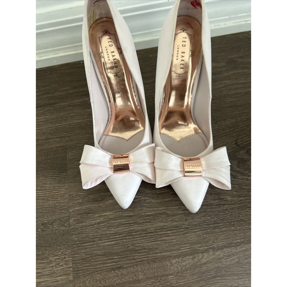 Ted Baker London Light Pink Satin Bow Pump High Heels Sz 38 7.5 Azeline CUTE - Picture 3 of 11